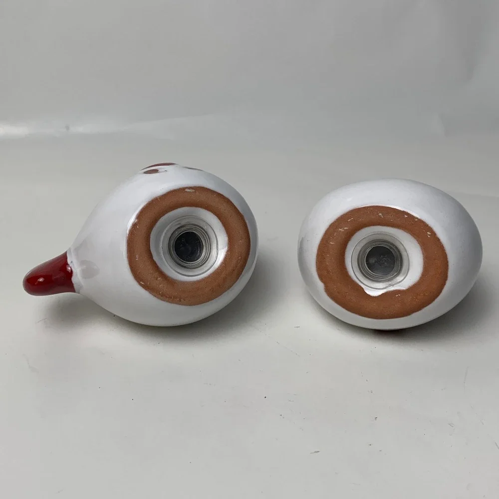 Vtg Style Ceramic Hen Salt and Pepper Shakers Red White Heart Farmhouse Decor